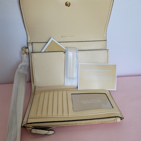 MICHAEL KORS Jet Set Charm Signature Colorblock LG Flap Phone Wristlet/Wallet ⭐ - Picture 11 of 16